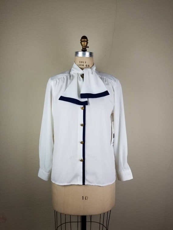 80s white sailor blouse bow jabot, size 8 - image 1