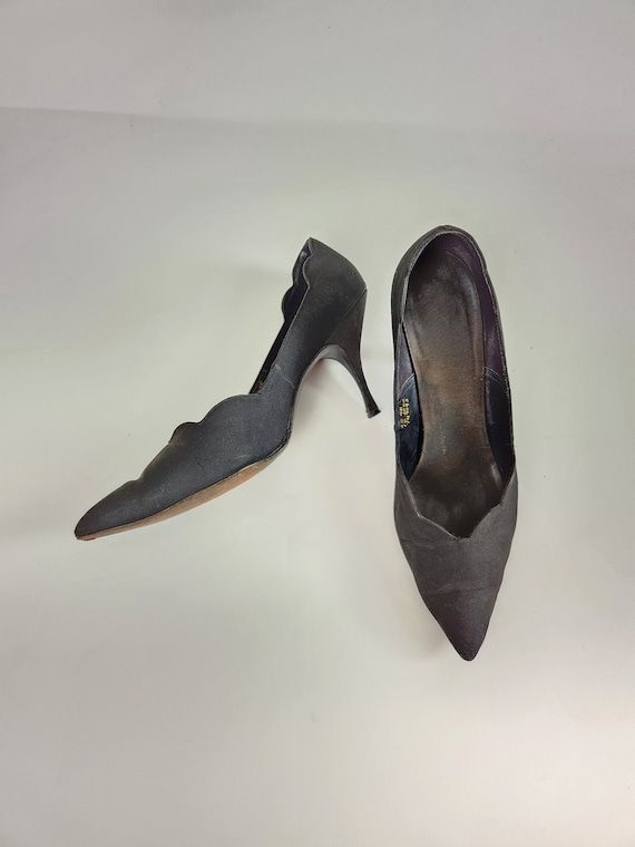 9B 50s stiletto heels black satin