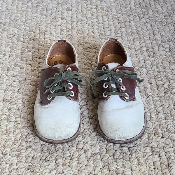 60s toddler shoes, saddle shoes, tie up, lace up, baby shoes, leather, size 8 1/2 toddler, brown white, Buster Brown