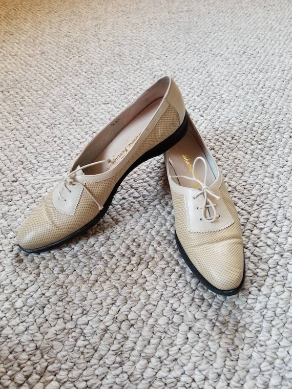 80s Ferragamo 9 loafers, ladies tie shoes, taupe