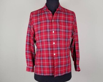 40s 50s mens bright red plaid shirt 1950s 15 1/2 x 31 woven, loop collar