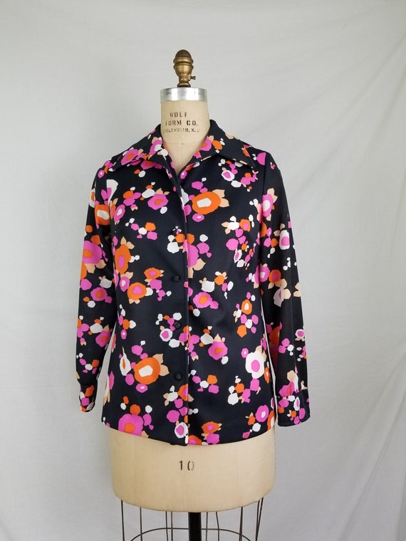 60s-70s black floral top 38 polyester knit - image 1