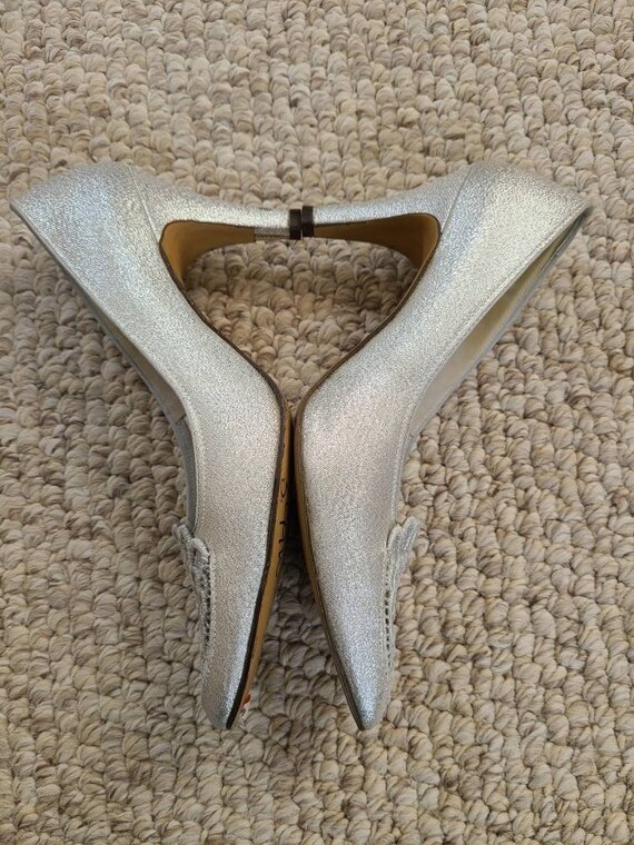 60s silver pumps, silver heels, size 6.5 - image 2