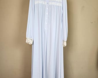 80s Oscar de la Renta nightgown, like new condition, small, light gray with lace