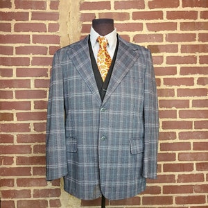 70s plaid blazer, mens sportcoat, wide lapel, polyester 46L, blue plaid