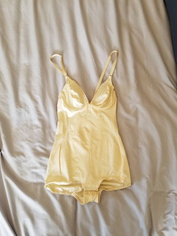 Vintage girdle, shapewear, 34B, cream color, under