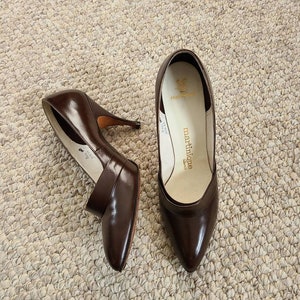 60s 70s stiletto heels, size 8, brown leather, beautiful shoes, leather soles
