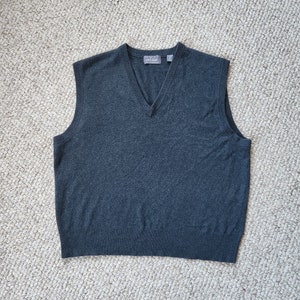 Cashmere mens XL sweater vest, dark grey  charcoal, 48 chest