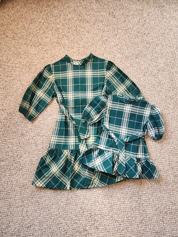 60s matching girls dresses, green plaid, 4 and 14… - image 1