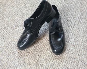 9 1/2 mens oxford shoes, vintage oxfords,  mens shoes,  black shoes, slight heel