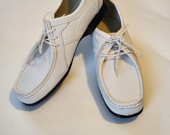 70s white shoes, size ladies 11 W, nurse shoes, Cousin Eddie shoes,  leather, lace up