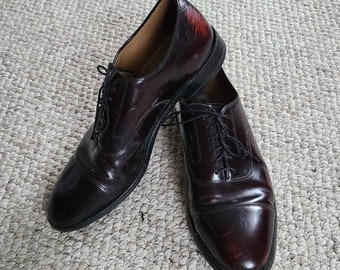 10 oxford shoes, vintage oxfords,  mens shoes,  Johnston and Murphy, oxblood, maroon