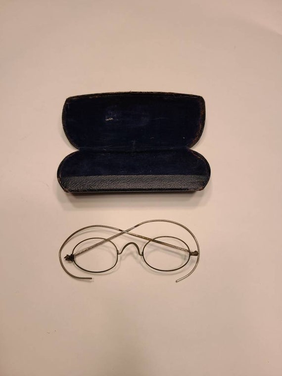 Antique wire rimmed glasses, Ben Franklin style, 1