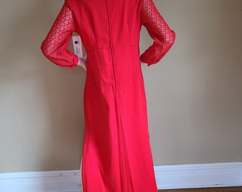 Stunner! Hostess gown, 60s red dress 18, volup, red gown, lace sleeves