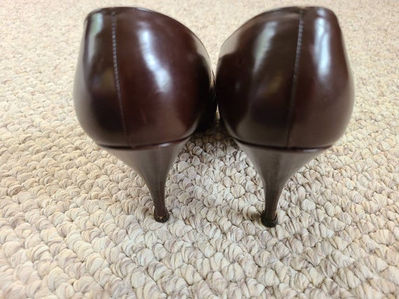 60s 70s stiletto heels, size 8, brown leather, be… - image 6