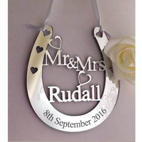 Personalised Wedding Horseshoe, Mr & Mrs Lucky Charm, Custom Date Gift. Gift Box Option available. H18