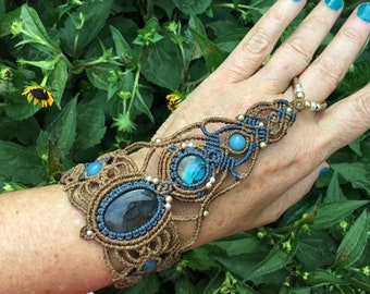Pulsera tipo brazalete de color marrón y labradorita