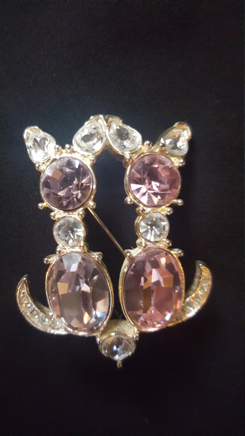 Vintage Trifari Two Kittys Brooch Vintage Cat Brooch Pink Rhinestone Cat Brooch 1997 Cat Pin