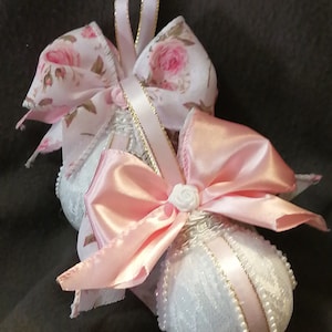 Christmas Ornaments, Shabby Chic Decor, Shabby Chic Christmas Ornaments, Christmas Ornaments, Pink Christmas Ornaments