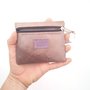 Porte-monnaies Artisanal Bache publicitaire recyclée "Chalawan" - Upcycled advertising banner handcrafted coin purse.