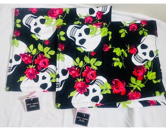 Betsey Johnson Skull Garden Rose Hand Towels Set of 2 NWT 100% Cotton Goth Punk