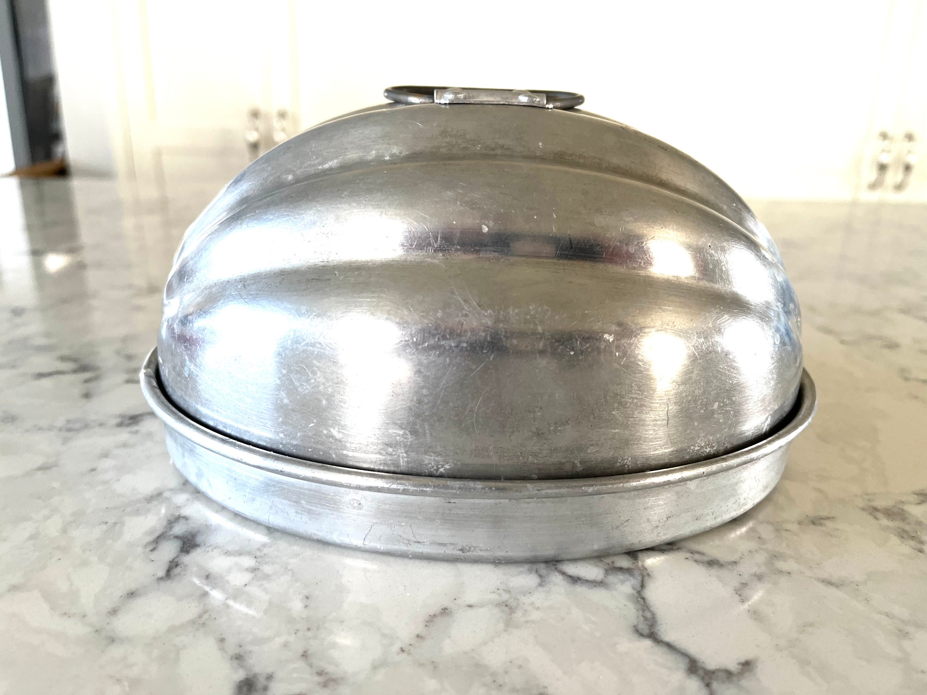 Nordic Ware Classic 9x13 Pan with Embossed Prism Lid - Silver, 2