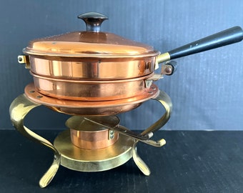 Vintage 5-piece copper, brass and wood fondue pot and warmer stand in excellent condition; from base to top of lid finial is 8.25".