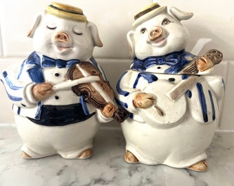 Vintage Otagiri ceramic musical pigs creamer and sugar set in excellent condition, violin pig creamer, banjo or dulcimer sugar with lid.