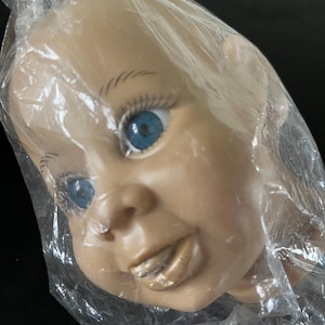 Vintage doll heads in all sizes and forms, some porcelain, some plastic, some adults, some pixies, some children, doll bodies, doll wig. image 3