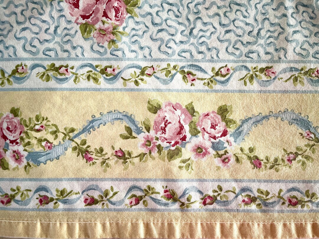 Vintage Queensized Cannon Flat or Fitted Bed Sheet, 50/50 Cotton Poly