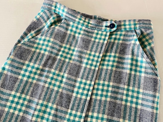 Vintage Pendleton 100% virgin wool plaid maxi ski… - image 1