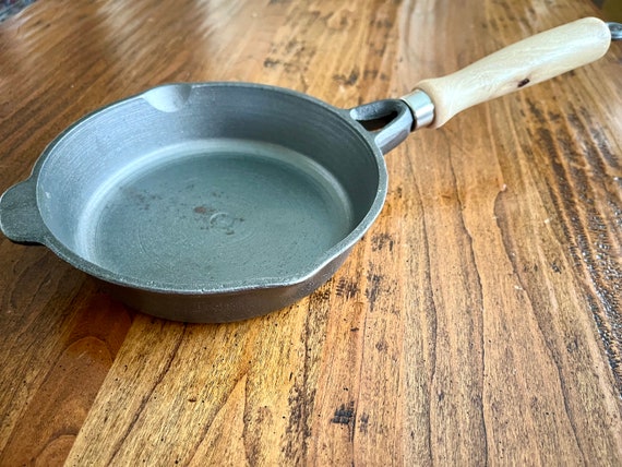 Like New W.K.M. Cast Iron Skillet With Wooden Handle and Hanging Hook, 6.5  Skillet Made in Taiwan, Excellent Condition. 