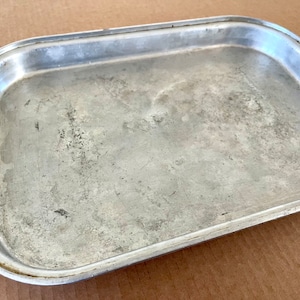 Large heavy duty Wear-Ever #2223 aluminum roasting pan in great condition, rounded corners; 16&quot; x 11.5&quot; x 1.75&quot;.