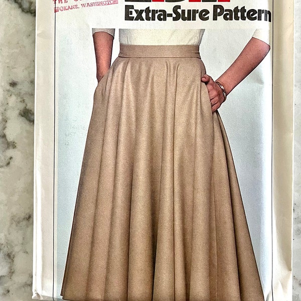 UNCUT 1979 Simplicity 9181 misses' full-circle skirt with back zipper, waistband, side seam pockets; sizes 12-14-16, waists 26.5"-28"-30".