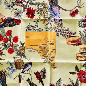 Mantel vintage de Australia del Sur SIN USAR, verde lima con amarillo, rojo, blanco, negro, nuevo en estado; 36" cuadrados.