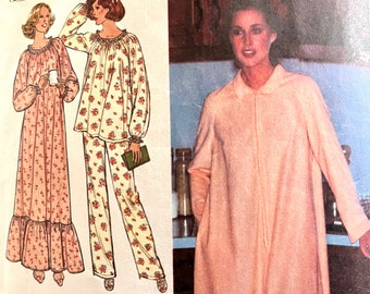 Complete, mostly uncut 1978 Simplicity 8775 misses' zip front long robe, prairie-style nightgown, pajamas; busts  40"-42"-44"-46".