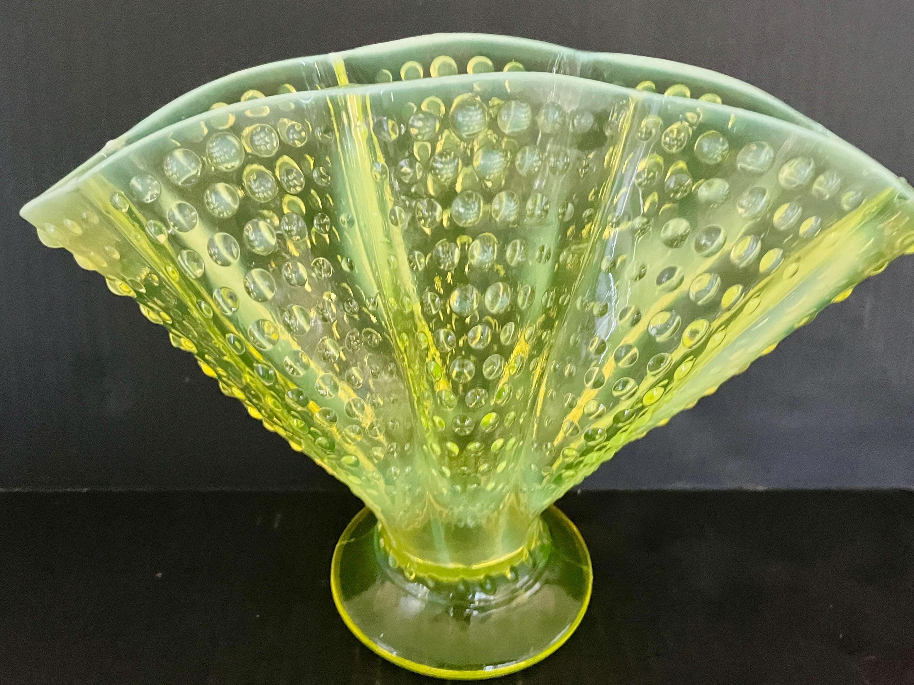 Vaseline opalescent - Etsy 日本
