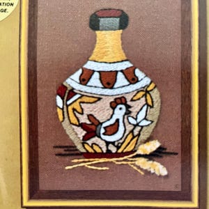 UNUSED 1976 Sunset Designs #290, Jiffy Stitcher &quot;Indian Vase With Bird&quot; crewel embroidery kit with wool yarns, brown homespun; 5 x 7&quot;