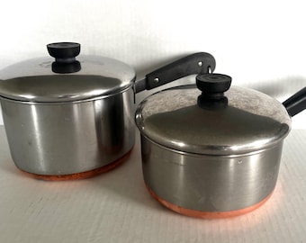 Cacerolas vintage Revere Ware 1801 de acero inoxidable con fondo de cobre y tapas, se venden por separado.