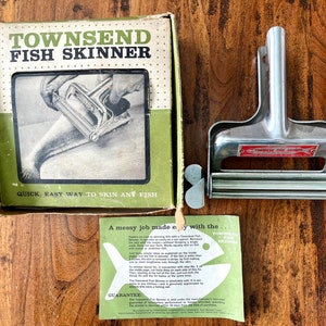 Vintage Townsend fish skinner in original box with instructions in excellent condition.