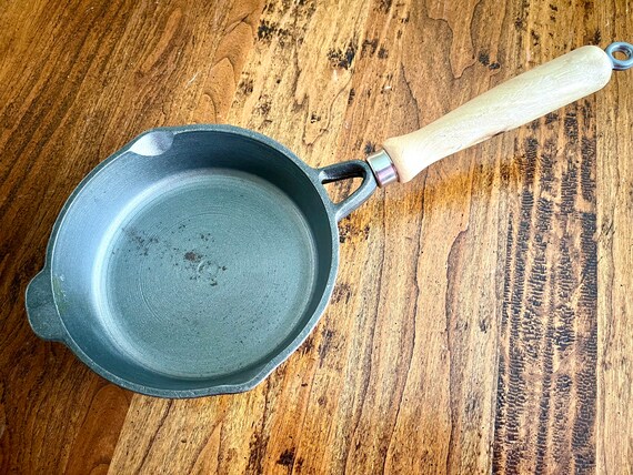 Like New W.K.M. Cast Iron Skillet With Wooden Handle and Hanging Hook, 6.5  Skillet Made in Taiwan, Excellent Condition. 