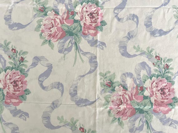 Queen-sized flat or fitted bed sheet by Utica, 50/50 cotton/poly blend, barely faded shabby chic florals, narrow mattress, elastic good.