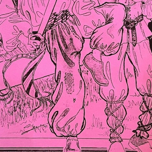 Op de afbeelding: Een zwarte inkttekening op een felroze achtergrond met twee figuren in historische kleding met wijde broeken, veterschoenen en riemen. De illustratie bevat gedetailleerde arceringen en een handtekening in de linkerbenedenhoek.
