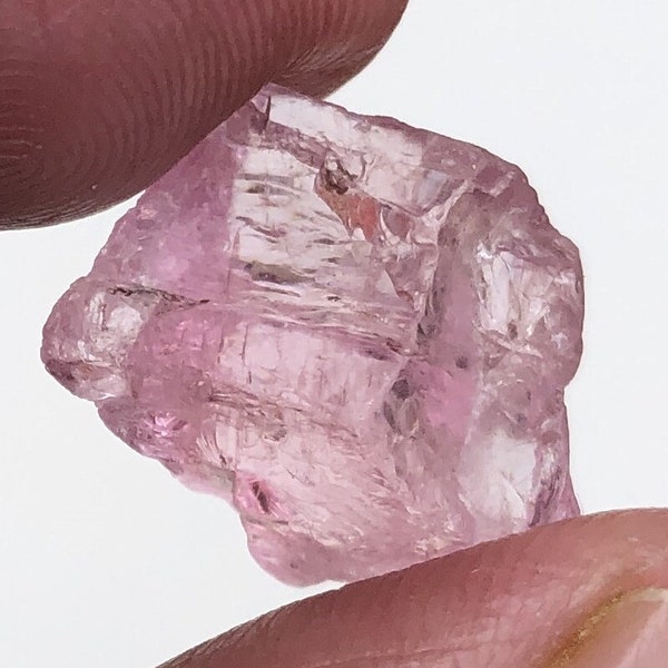 10.90Ct Morganite Cristal brut naturel brut 14x15.50x10 mm Pierres précieuses en vrac de qualité fine pour la fabrication de bijoux Pierres précieuses au prix de gros