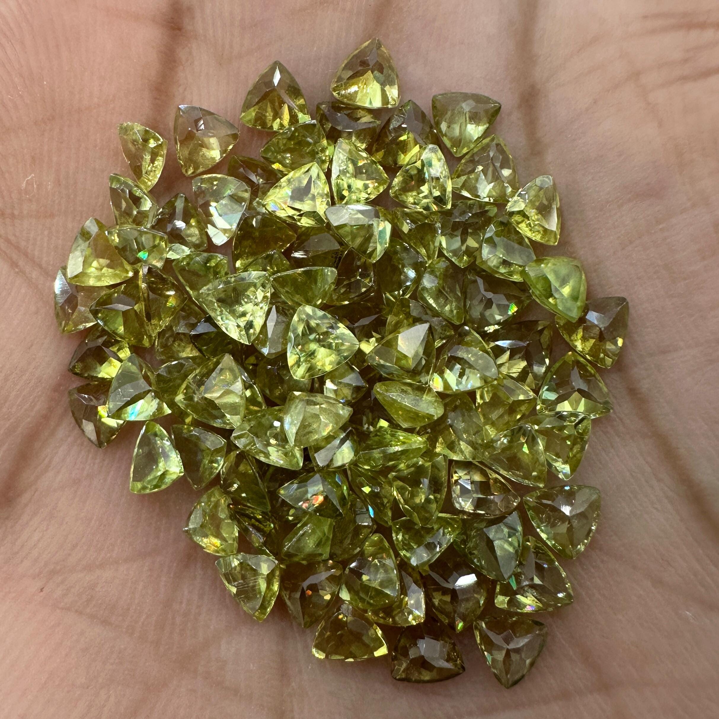 スフェーン （チタナイト）　宝石鉱物標本 Etsy 宝石 スフェーン チタン石 チタナイト Titanite 楔石 パキスタン