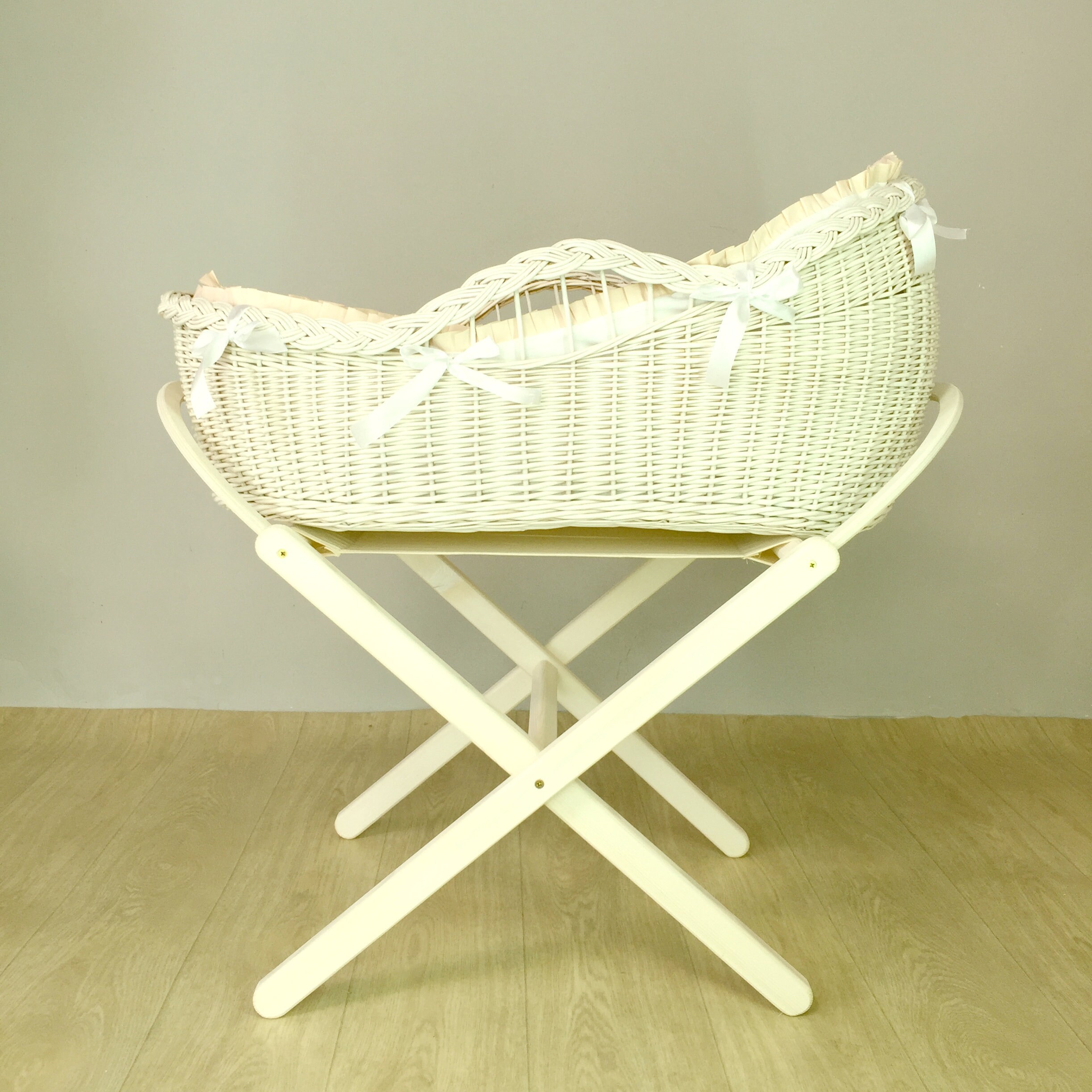 folding bassinet stand