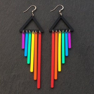Pendientes de arcoíris llamativos, pendientes de clip o de gancho, colgantes móviles de Mardi Gras