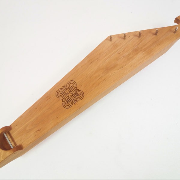 Traditional Five string kantele with Finnish 'Hannunvaakuna' symbol - Made in Finland