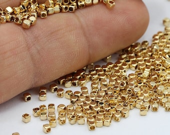 Perles cubes d'espacement de 2 x 2 mm en plaqué or brillant 24 carats, perles d'espacement en laiton - GLD507