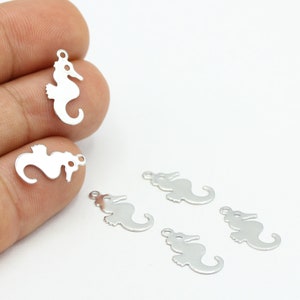 9x17mm Rhodium ( silver ) Plated Seahorse Charms , Seahorse Pendants , Necklace Findings - RDM373